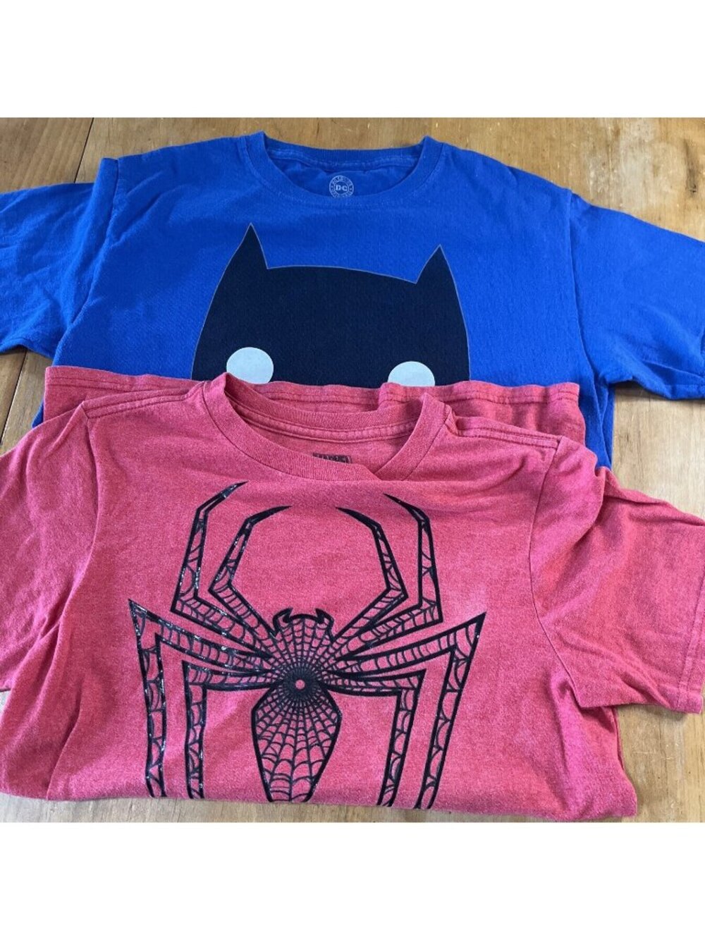 Lot Of 2 Boys/youth Short Sleeve Tee Shirts Spider-Man Sz L   Batman Sz XL